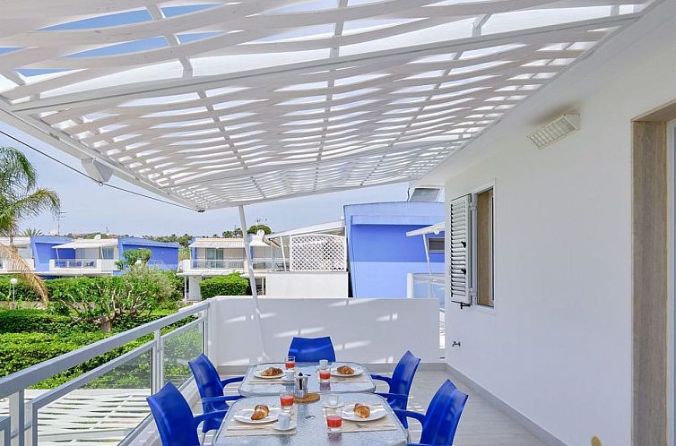 Appartement in Marina Di Ragusa mit Garten und Terrasse