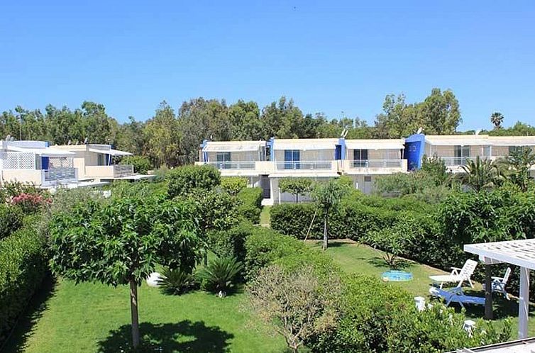 Appartement in Marina Di Ragusa mit Garten und Terrasse