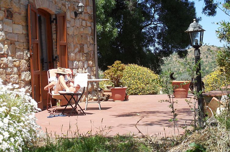 Vakantiehuis Behagliches Ferienhaus mit Garten inmitten eine