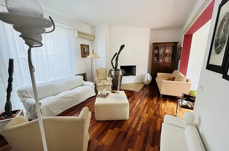 Vrijstaande woning in Valderice