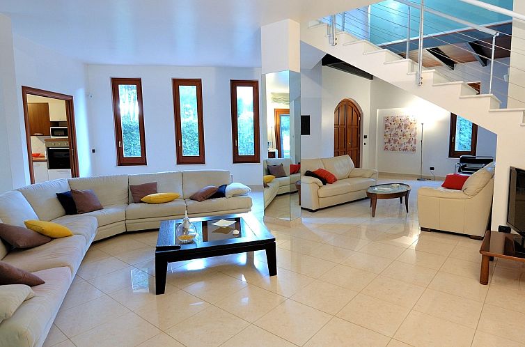 Vakantiehuis Ferienvilla "Vittoria" mit eigenem Pool