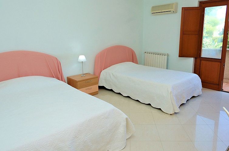 Vakantiehuis Ferienvilla "Vittoria" mit eigenem Pool