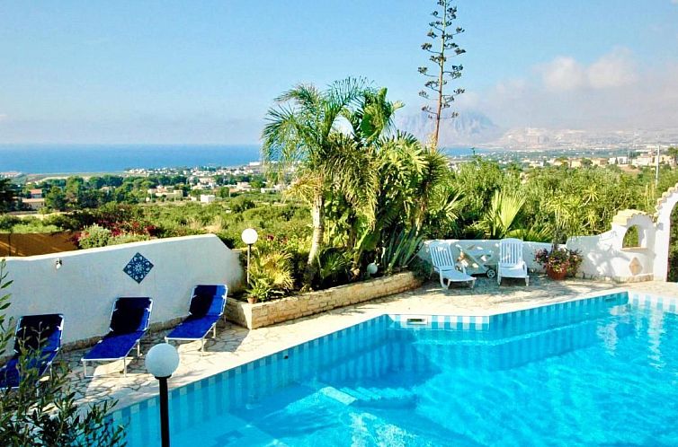 Vakantiehuis Ferienvilla "Le Palme" mit eigenem Pool