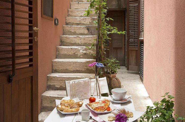 Appartement Appartement in Trapani mit Terrasse und Garten