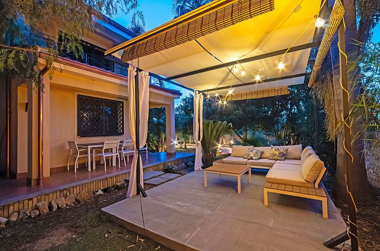 Vakantiehuis Gemütliches Haus in Carini mit privatem Pool