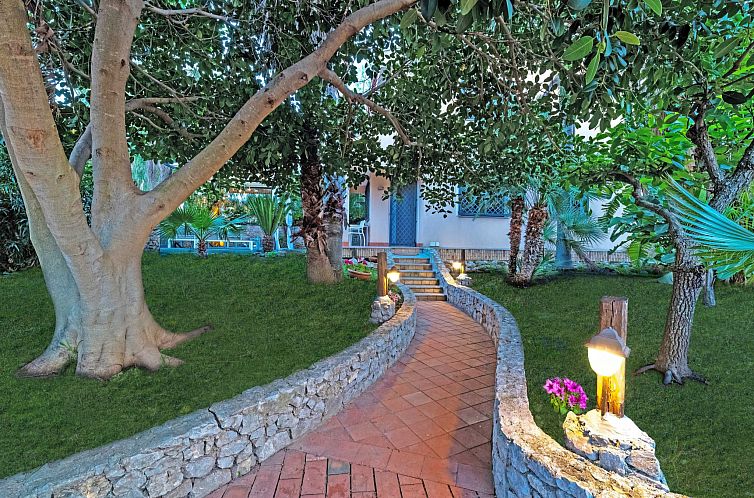Vakantiehuis Gemütliches Haus in Carini mit privatem Pool