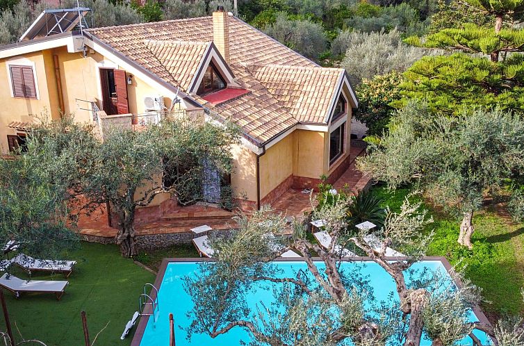 Vakantiehuis Ferienvilla 'Mamma Maria'