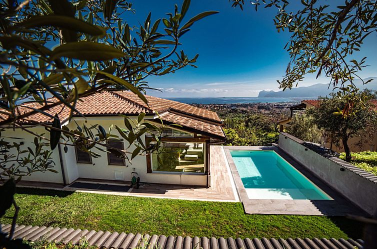 Vakantiehuis Haus in Carini mit privatem Pool
