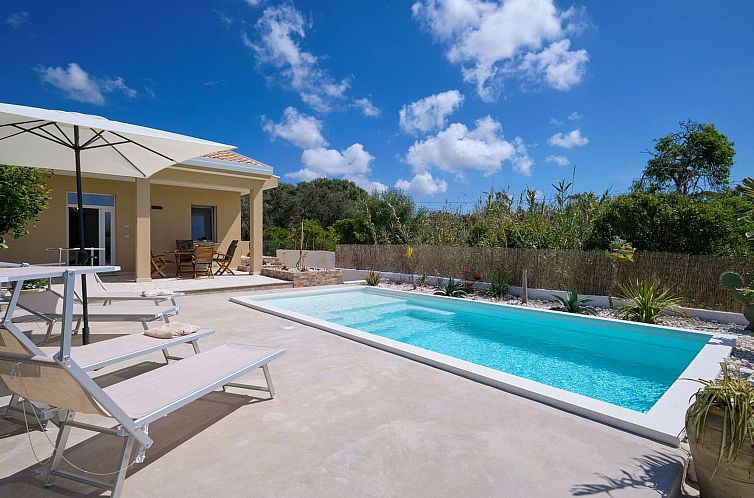 Vakantiehuis Villa Teti, mit Schwimmbad und in der Nähe des