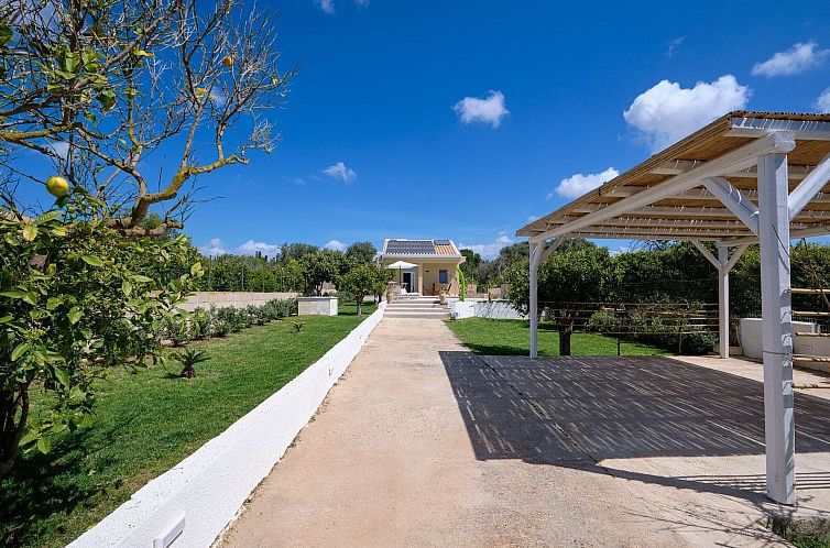 Vakantiehuis Villa Teti, mit Schwimmbad und in der Nähe des