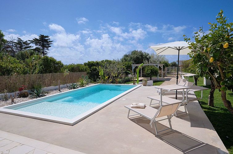 Vakantiehuis Villa Teti, mit Schwimmbad und in der Nähe des