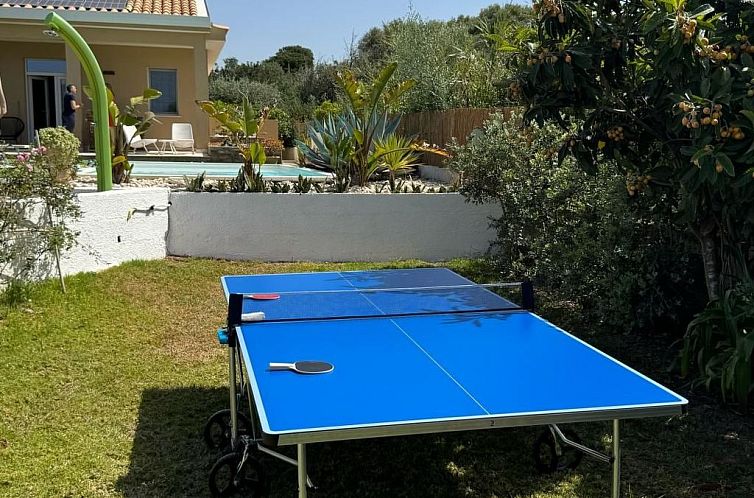 Vakantiehuis Villa Teti, mit Schwimmbad und in der Nähe des