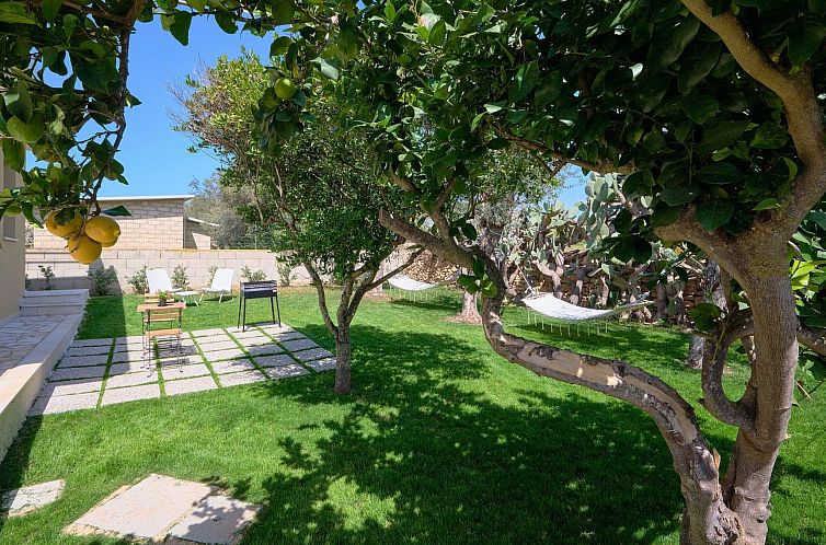 Vakantiehuis Villa Teti, mit Schwimmbad und in der Nähe des