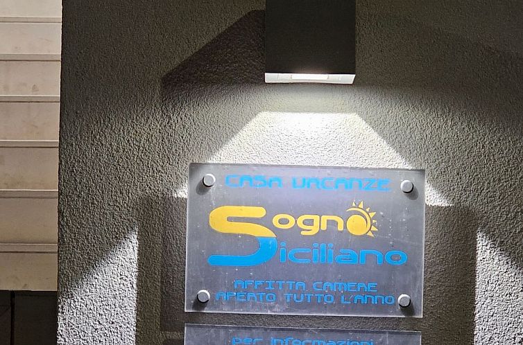 Appartement Charmantes Zimmer im Dachgeschoss mit Terrasse m