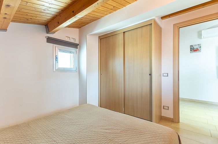 Appartement Charmantes Zimmer im Dachgeschoss mit Terrasse m