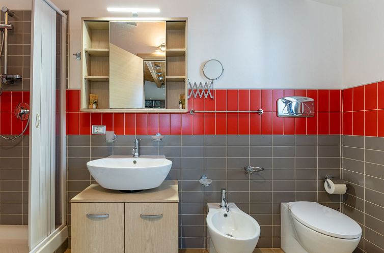 Appartement Charmantes Zimmer im Dachgeschoss mit Terrasse m