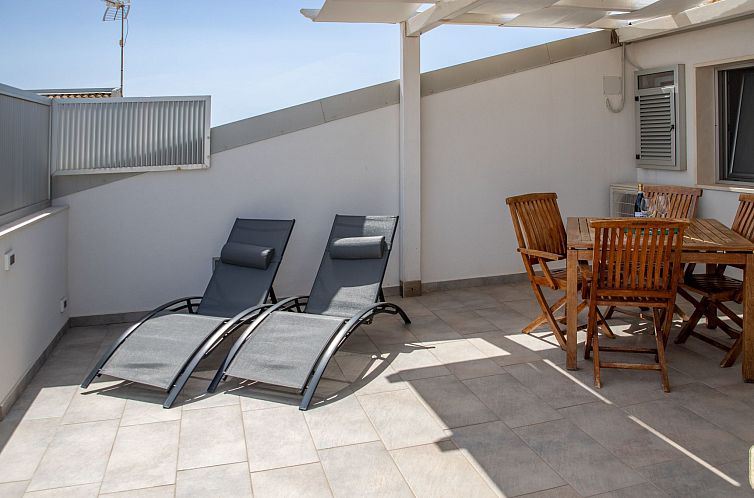 Appartement Charmantes Dachgeschoss mit Terrasse mit Blick a