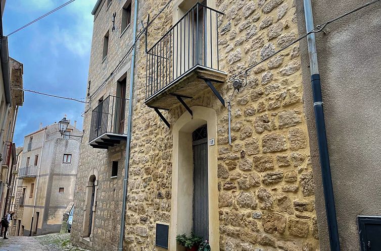 Vrijstaande woning in Gangi