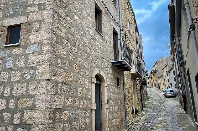 Vrijstaande woning in Gangi