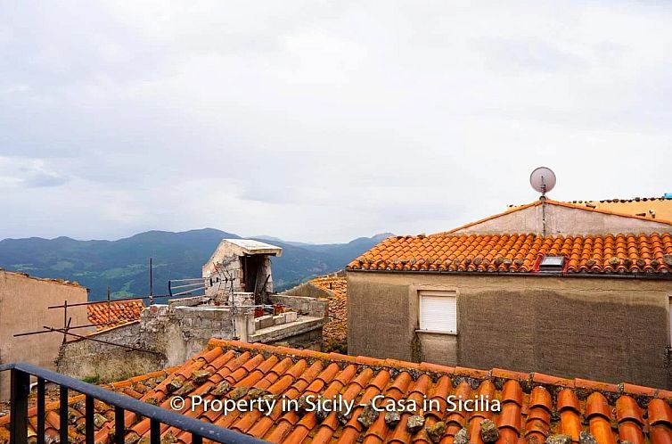 Vrijstaande woning in Pollina