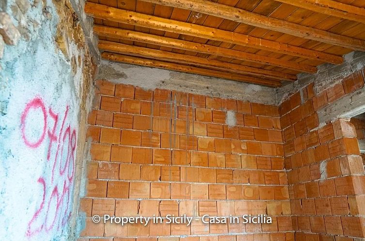 Vrijstaande woning in Pollina