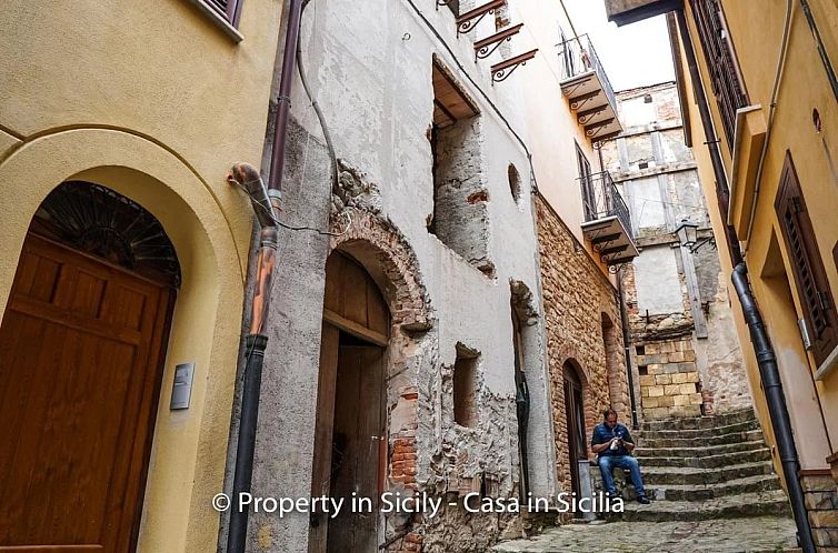 Vrijstaande woning in Pollina