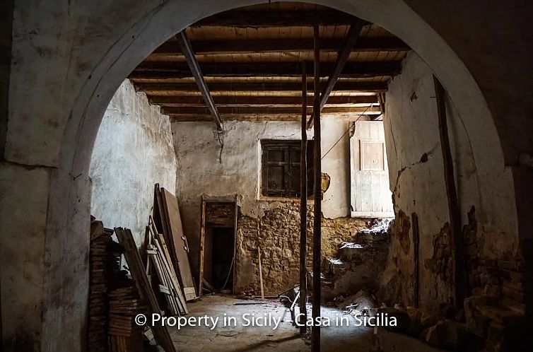 Vrijstaande woning in Pollina