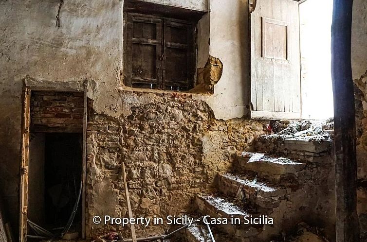 Vrijstaande woning in Pollina