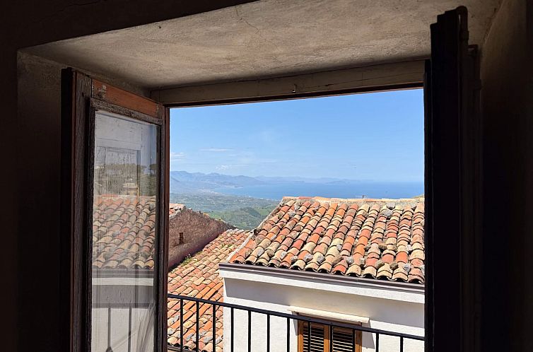 Guest house 09431307 - Holiday property Sicily - Vrijstaande woning in Gratteri