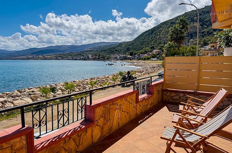 Appartement in Caronia