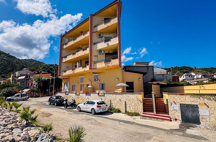 Appartement in Caronia