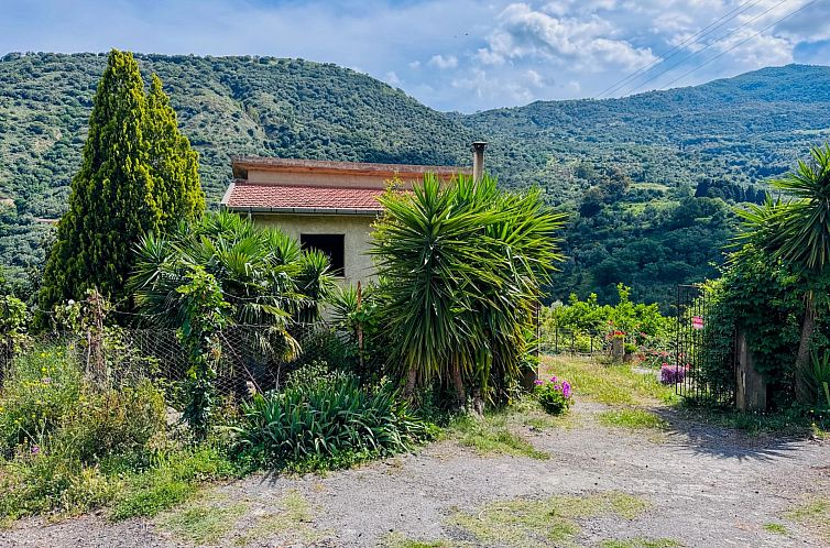 Vrijstaande woning in Mistretta