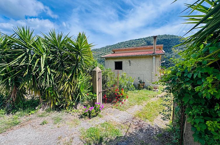 Vrijstaande woning in Mistretta