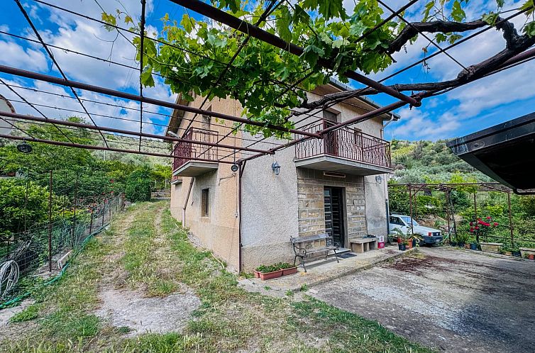 Vrijstaande woning in Mistretta