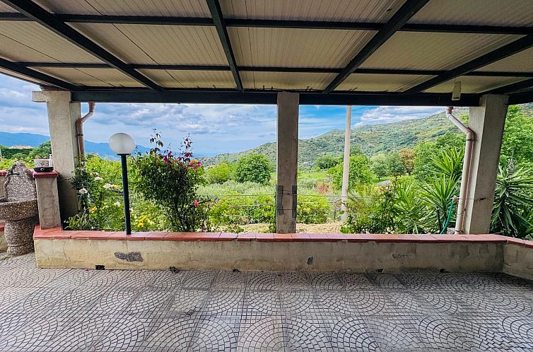 Vrijstaande woning in Mistretta