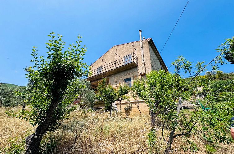 Vrijstaande woning in Mistretta