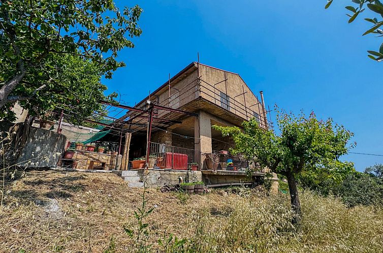 Vrijstaande woning in Mistretta