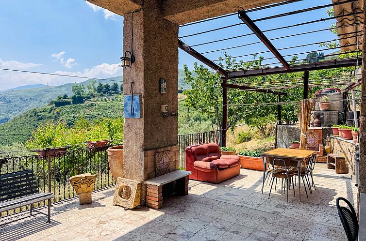 Vrijstaande woning in Mistretta