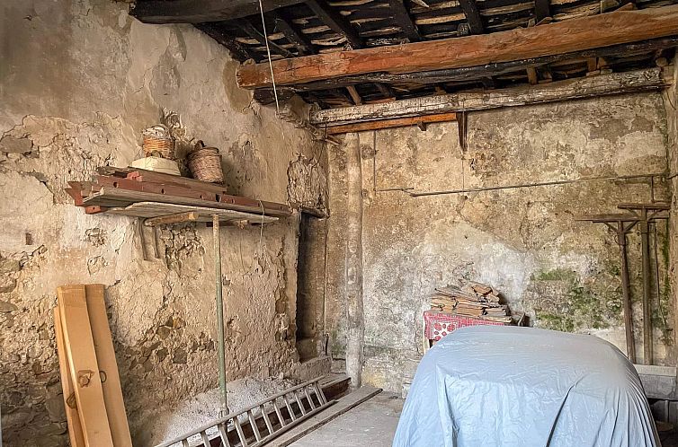 Vrijstaande woning in Isnello