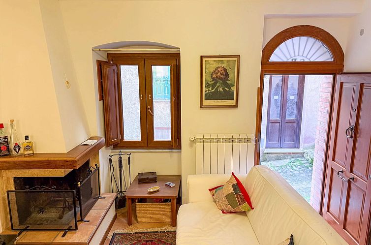 Vrijstaande woning in Isnello
