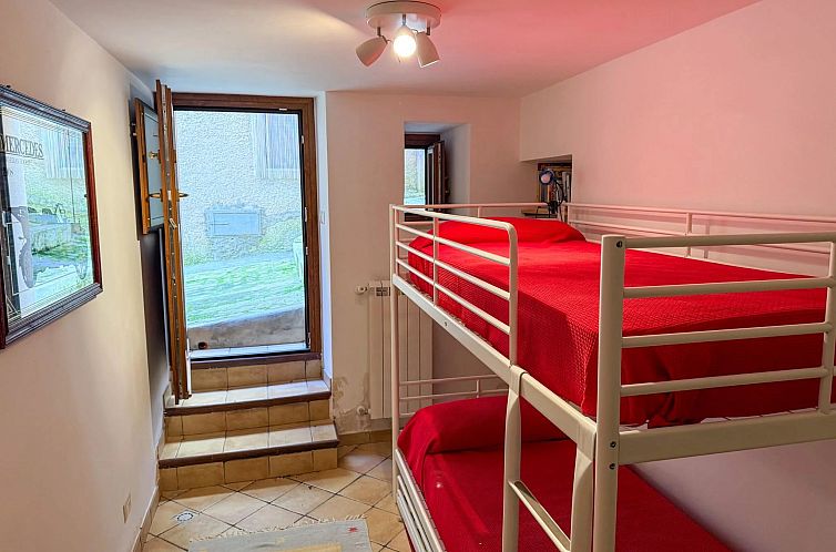 Vrijstaande woning in Isnello