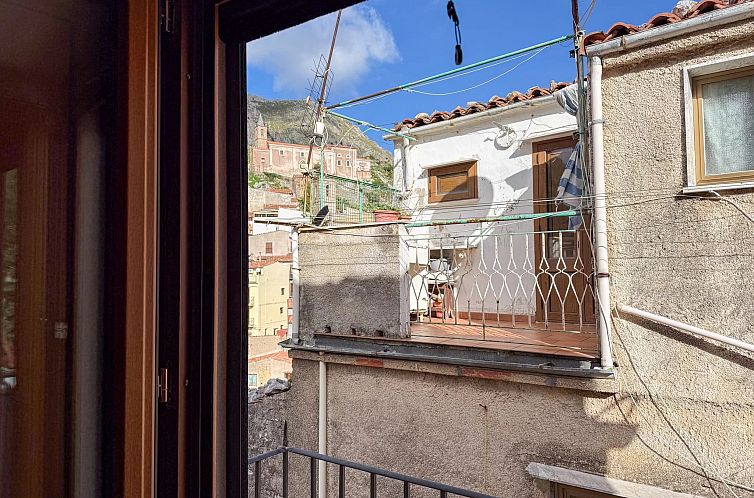 Vrijstaande woning in Isnello