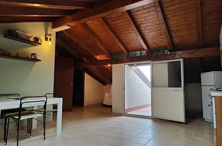 Appartement Mansardische Kommode