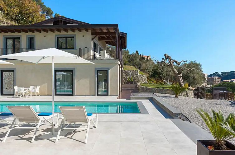 Villa Aurora