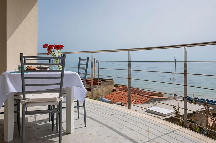 Appartement Wohnung 'Cicirata Sea Beach
