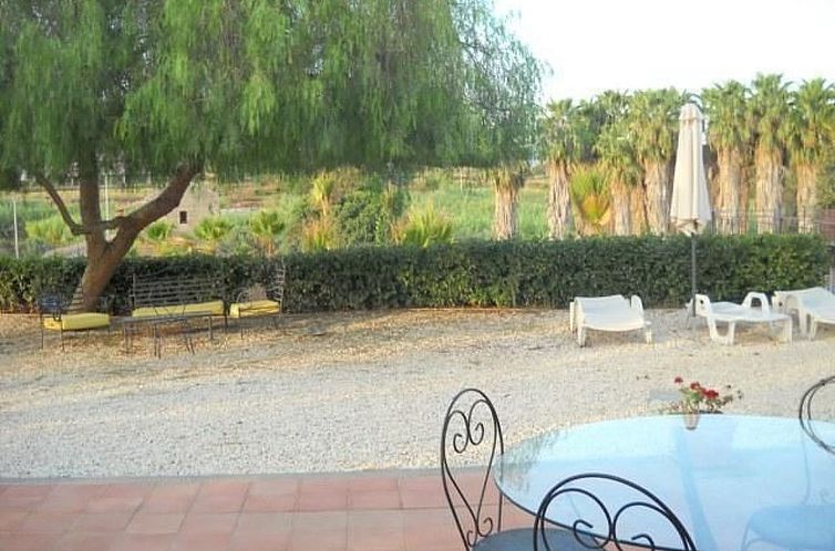 Appartement Wohnung mit Garten und Grill