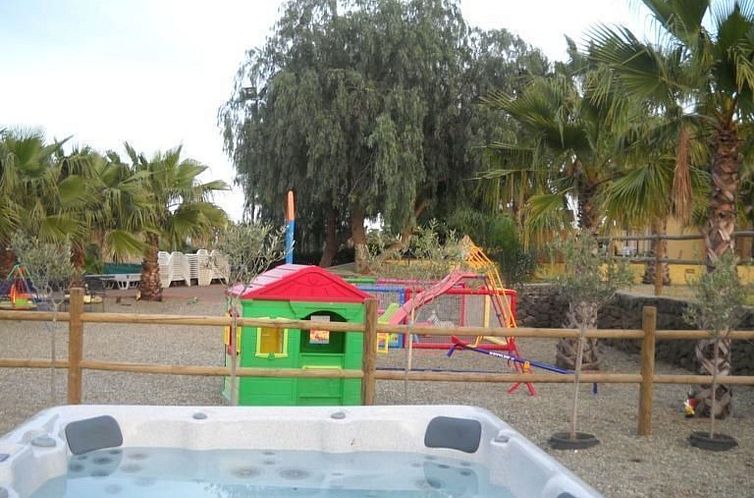 Appartement Wohnung mit Garten und Grill