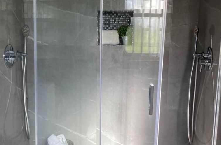 Appartement Wohnung mit Garten, Terrasse und Grill