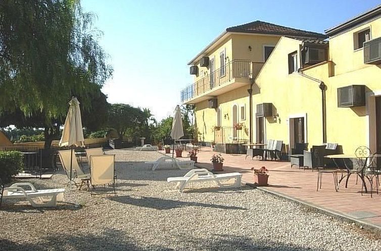 Appartement Wohnung mit Garten, Terrasse und Grill