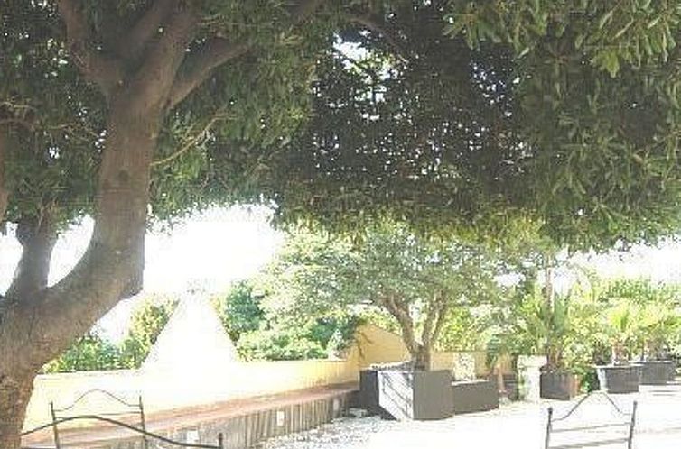 Appartement Wohnung mit Garten, Terrasse und Grill